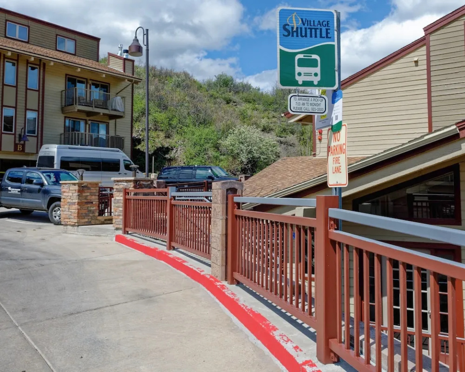 55 Upper Woodbridge Rd Unit F-4 - 3 Br condo by RedAwning