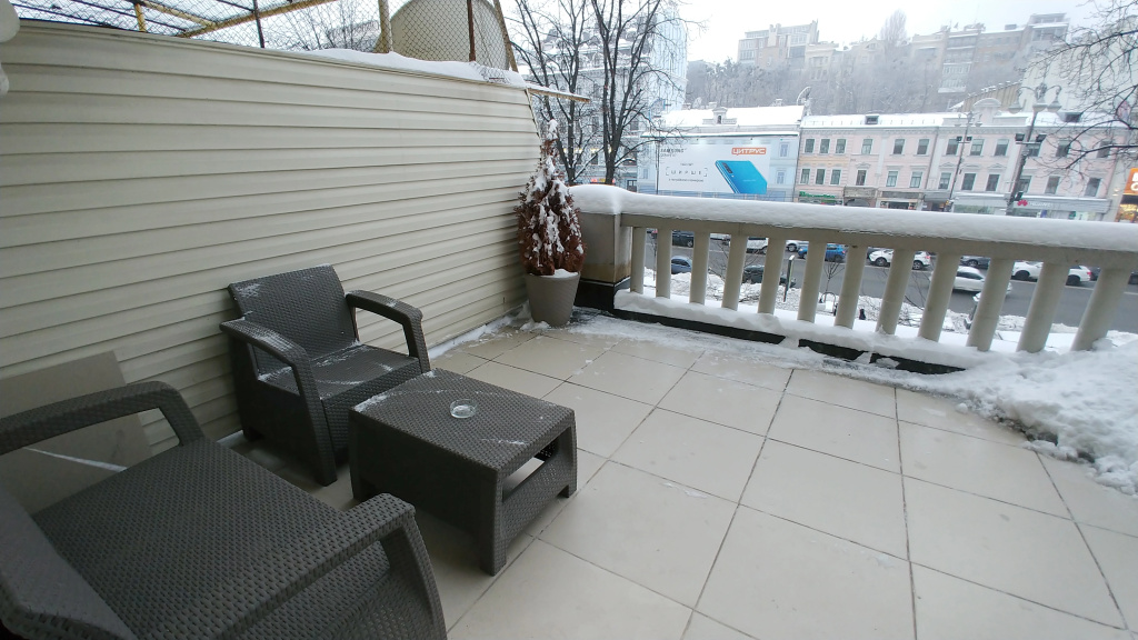 Apartment with terrace on Khreschatyk, Bessarabska Square