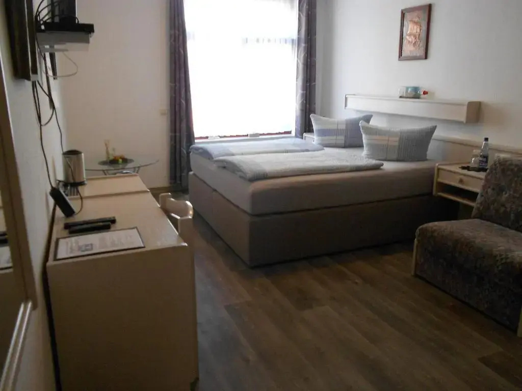 Standard Double room (full double bed)