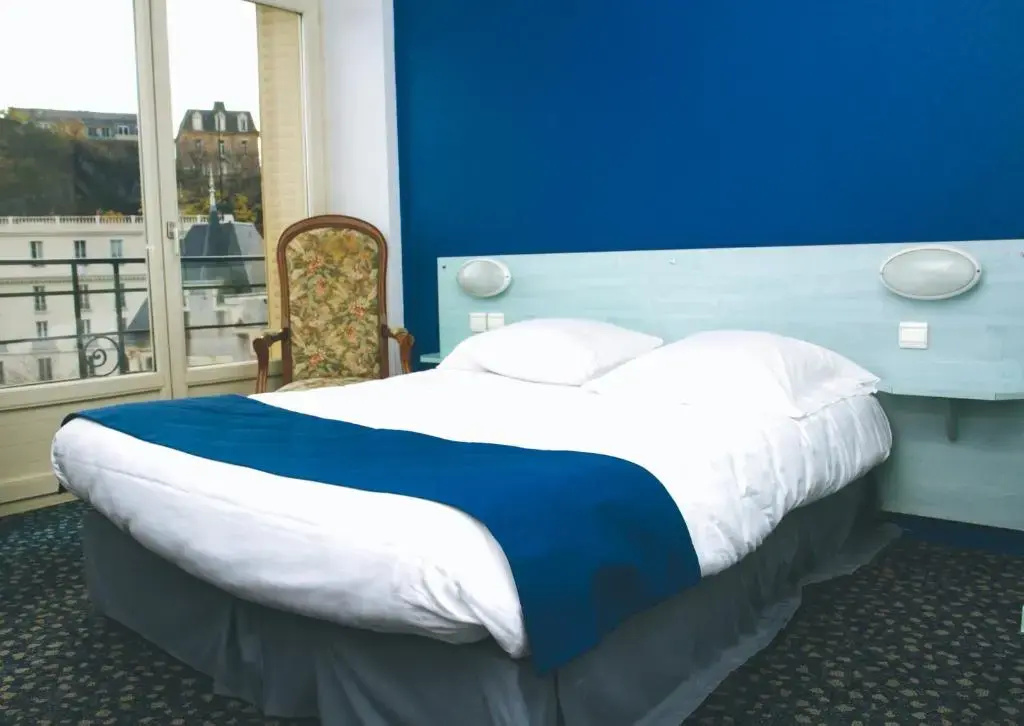 Standard Double room with balcony (full double bed)