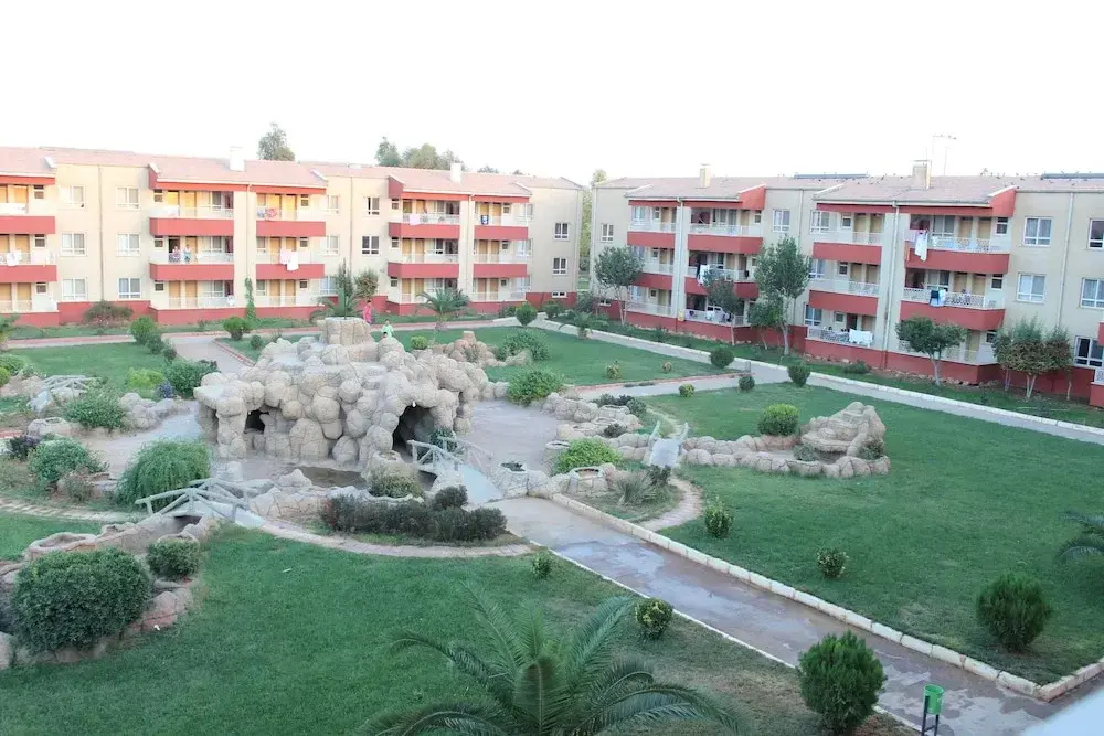 Karaali Kpalicalari Ve Otel Tesisleri