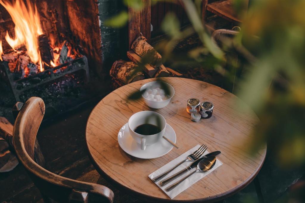 The Rose & Crown by null