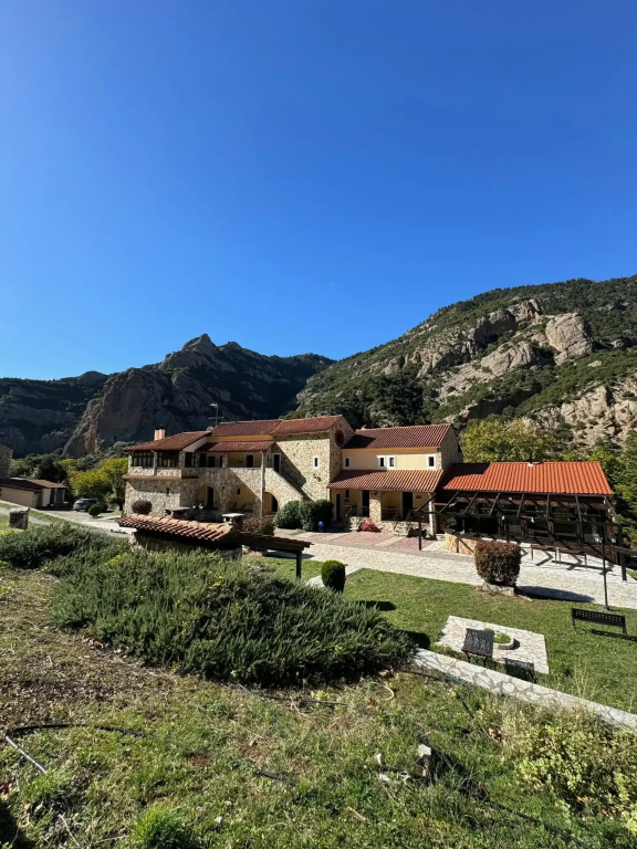 Muntenia Inn Apartments And Suites