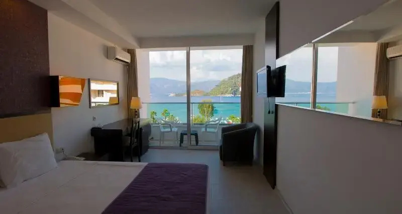 Standard Double room with land view (full double bed)