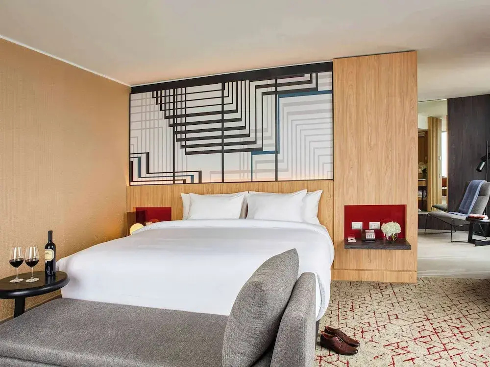 Deluxe Quadruple Club room