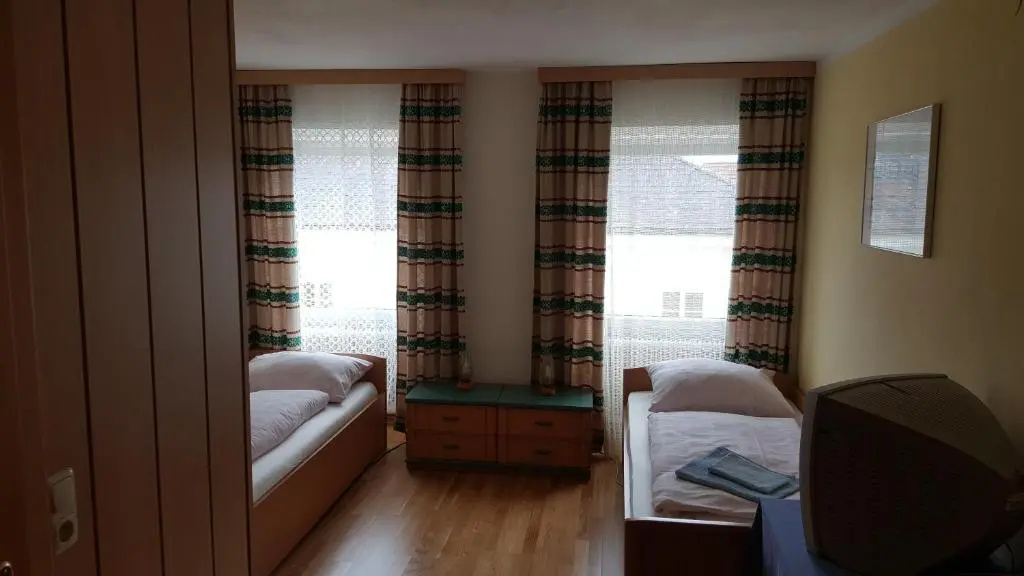 Stiftsgasthof Hochburg - Chambres