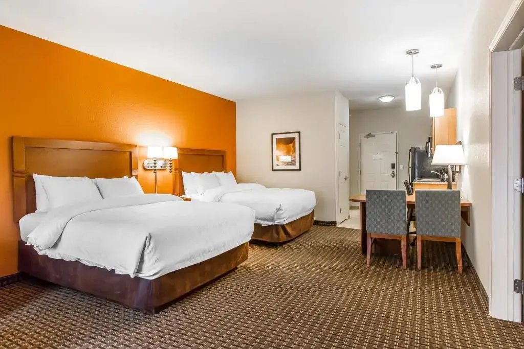 1 Bedroom Quadruple Suite