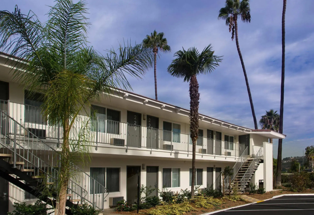Hotel Iris - San Diego