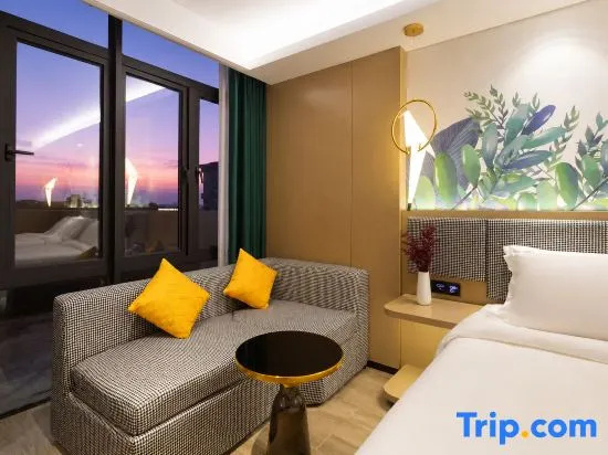 Standard Triple Family room