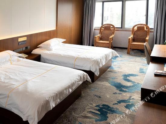 Jinchun Business Hotel (northeast gate)