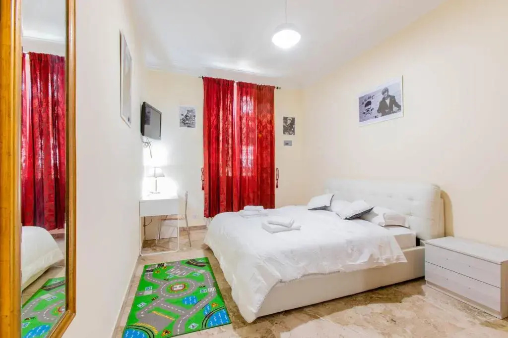 Deluxe Double room (full double bed)
