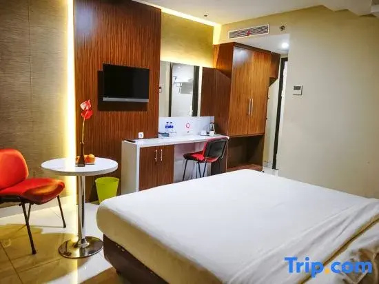 Empress Hotel Makassar - Chambres