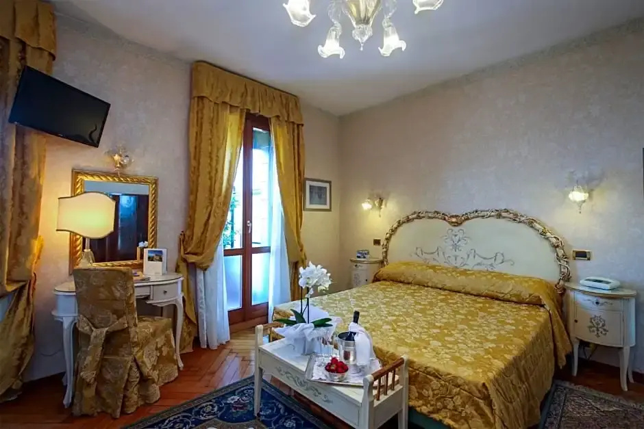 Superior Double room (full double bed)