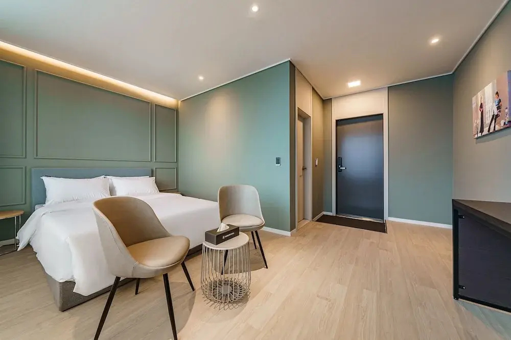 Royal room
