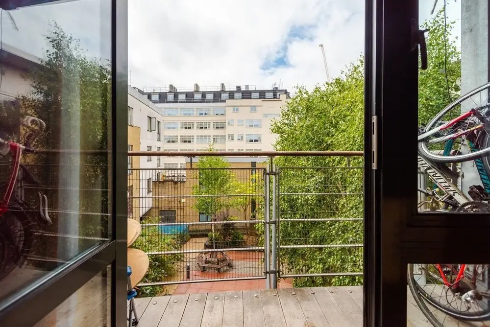 A Cosy 1 Bedroom Flat With a Balcony