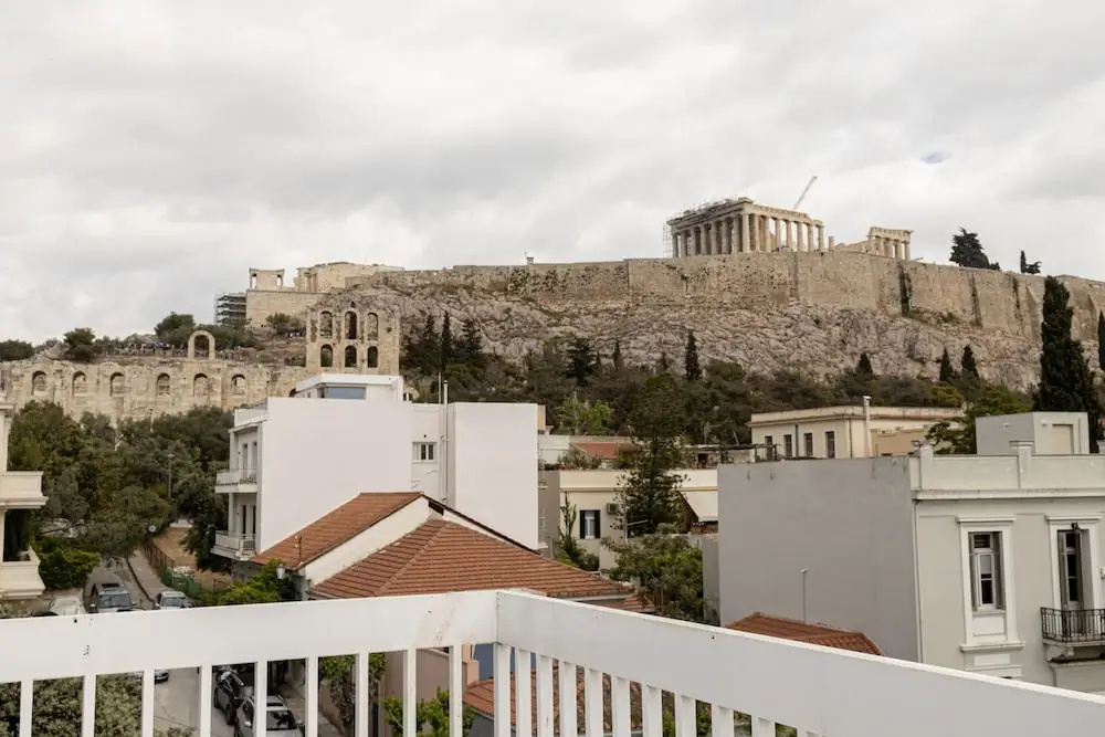 Massive 2-combo apt Unbeatable Acropolis Views 9pax