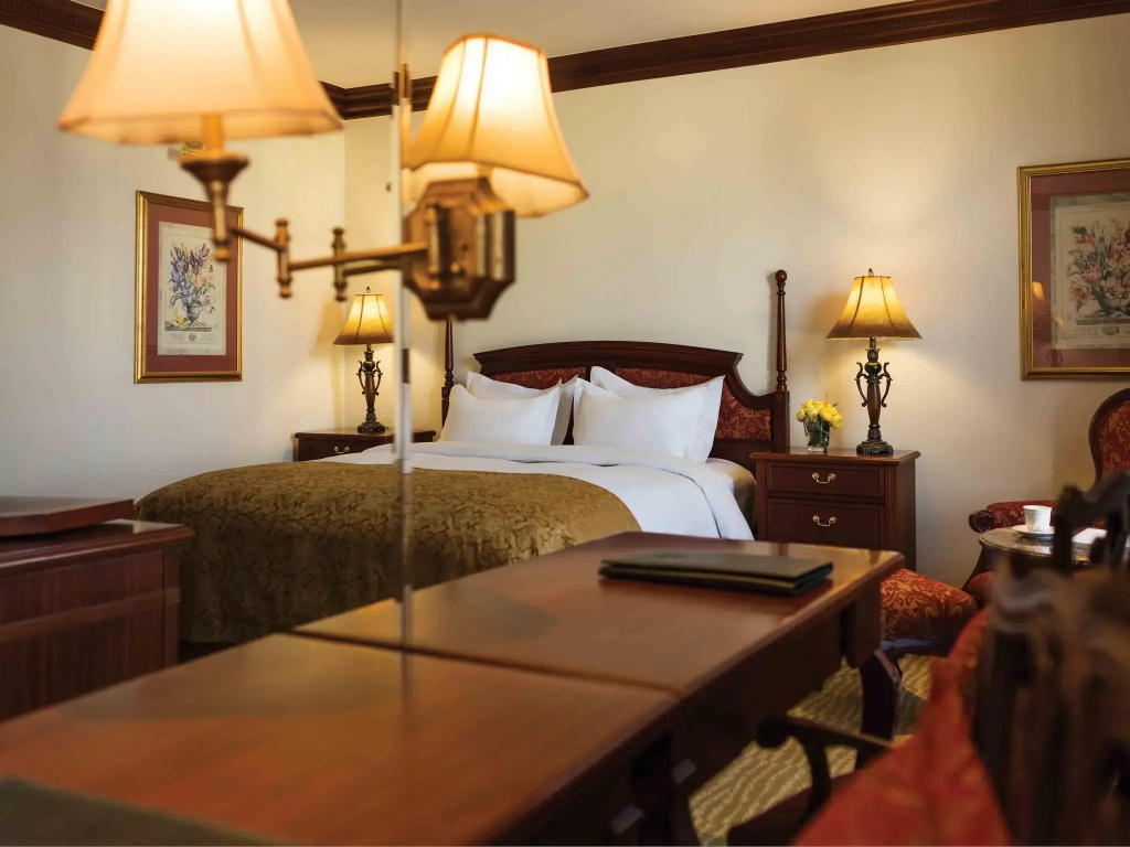 Deluxe Double Club room (full double bed)