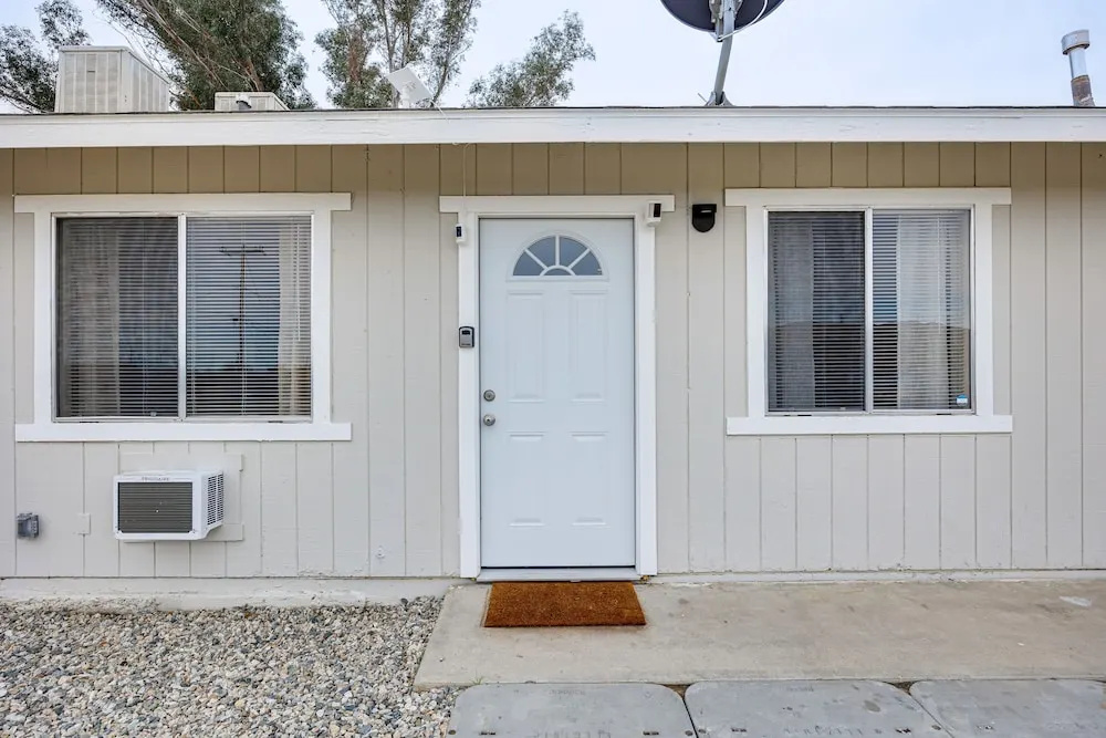Convenient Joshua Tree Apartment Walk to Town