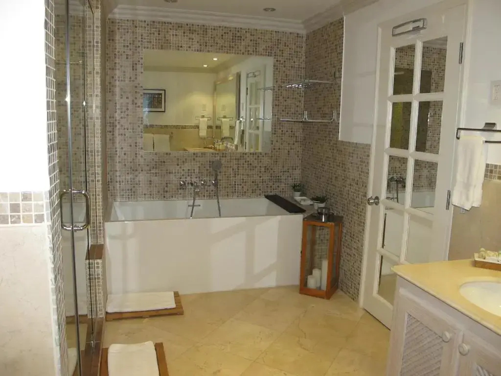 3 Bedrooms Standard room with harbour view
