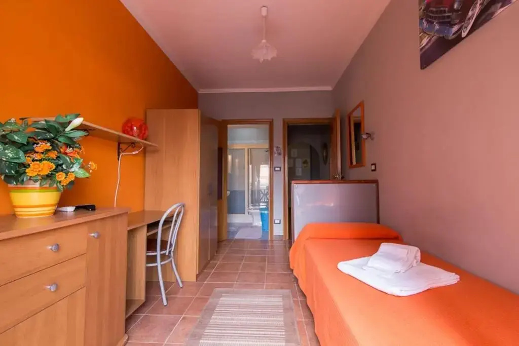 Economy room