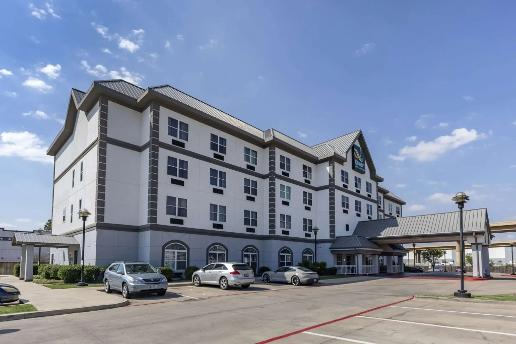 Quality Inn & Suites I-35 E / Walnut Hill — фото