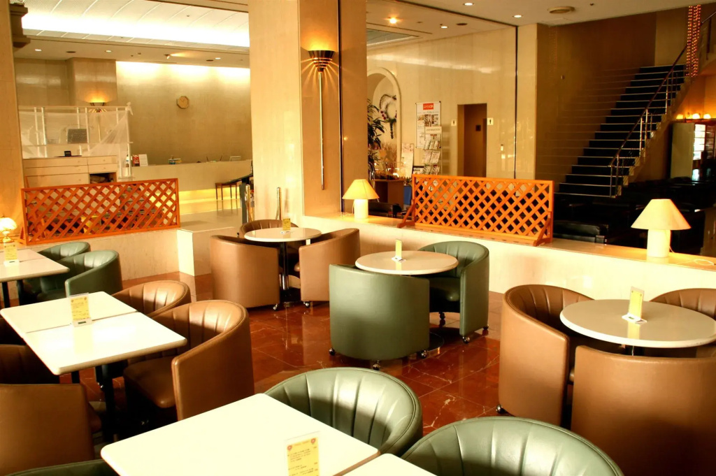 Food & Beverage