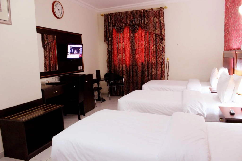 Отель Montreal Naif Hotel в Дубае