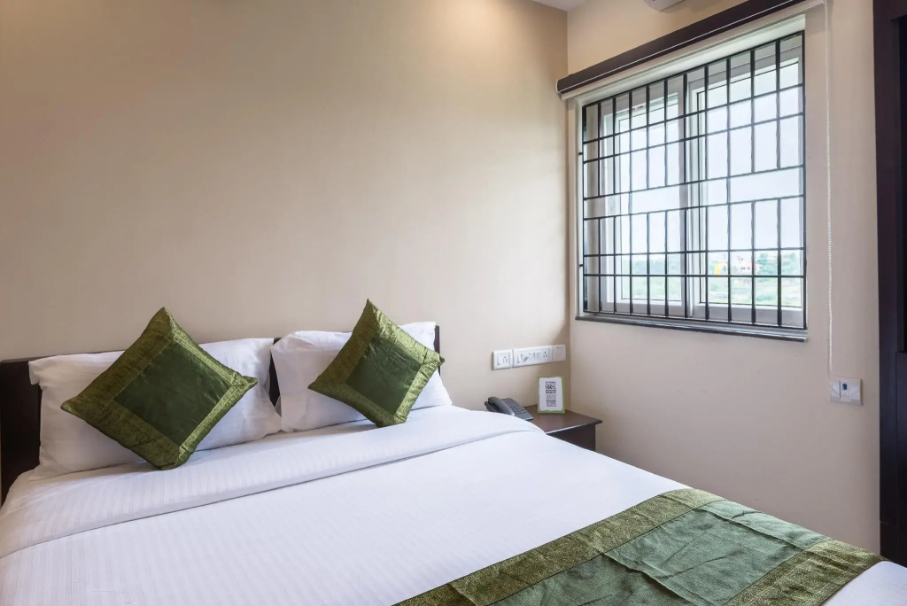 Deluxe Double room (full double bed)