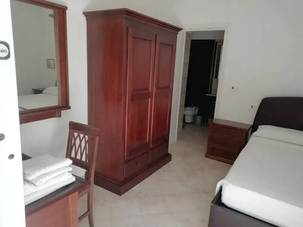 Deluxe Double room with garden view (full double bed)