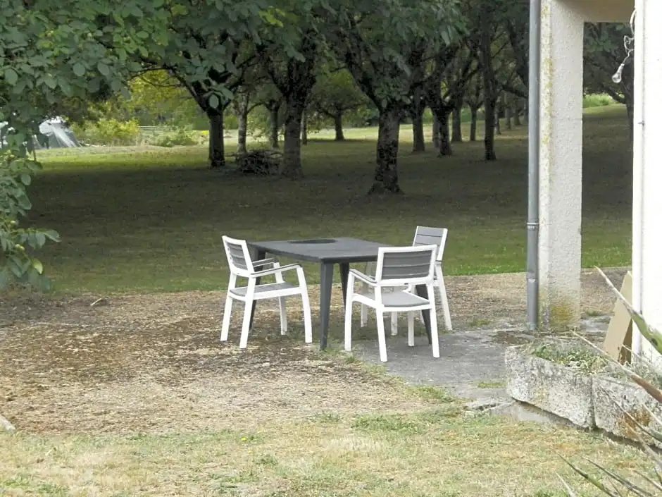 Afficher la photo 8 — les noyers