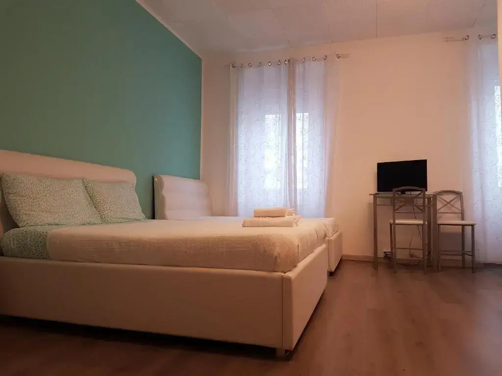 Standard Double room (full double bed)