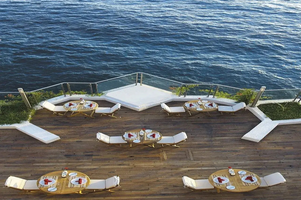 Beach & Waterfront