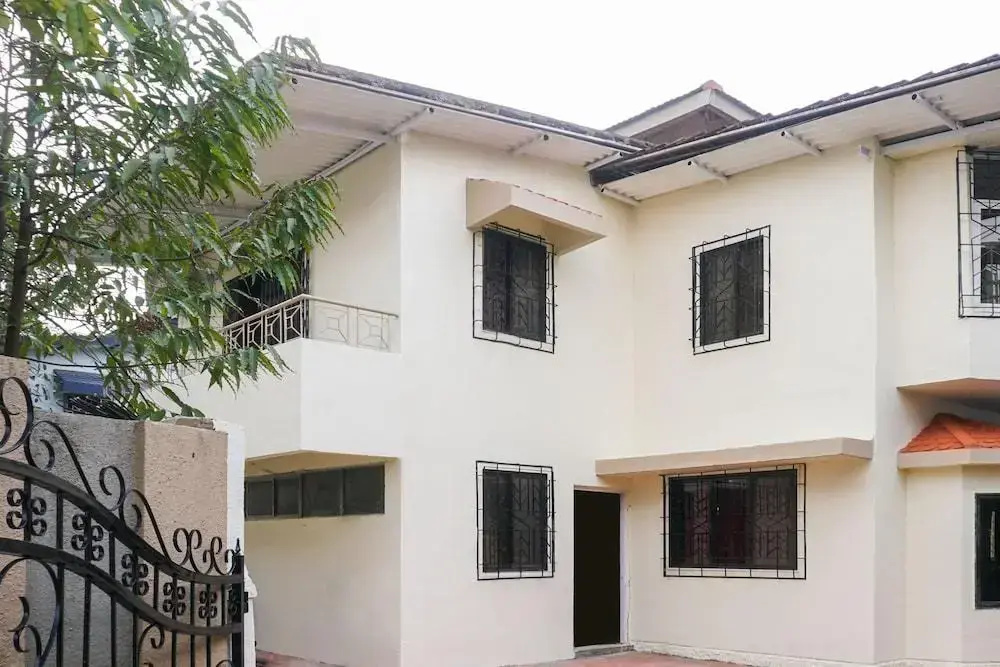 "Oyo Home 19648 Spacious Stay Near Wax Musuem"