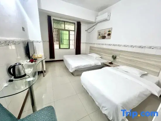 Business Double room (full double bed)