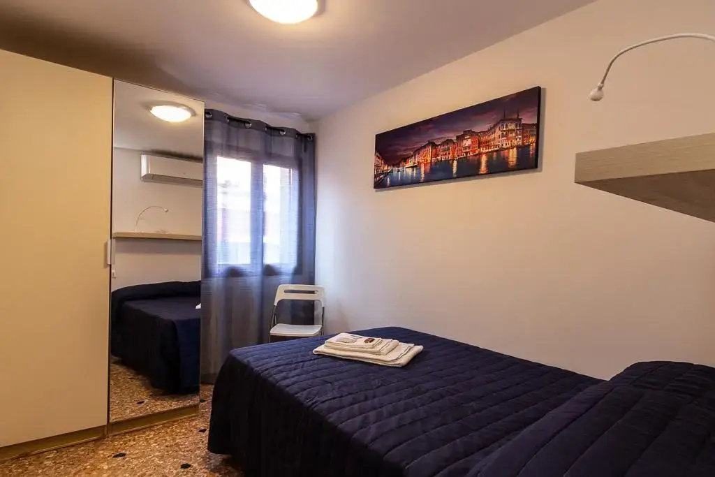 Economy room