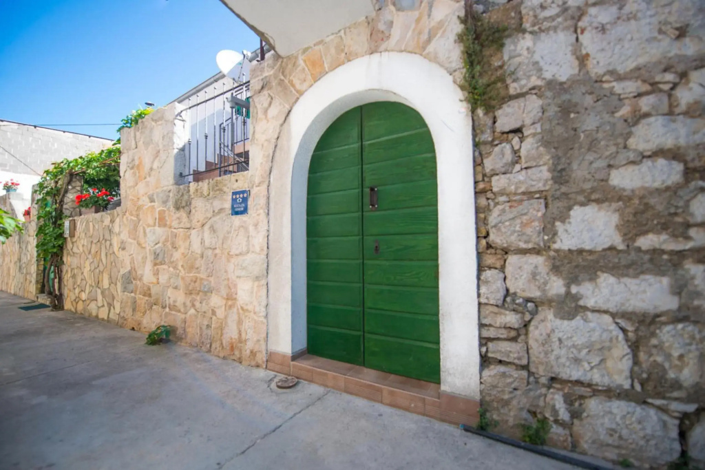 Hanna Cozy Old Stone House in the Center