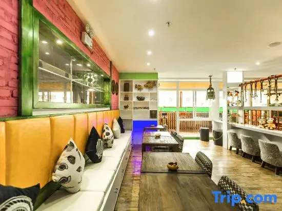 Food & Beverage