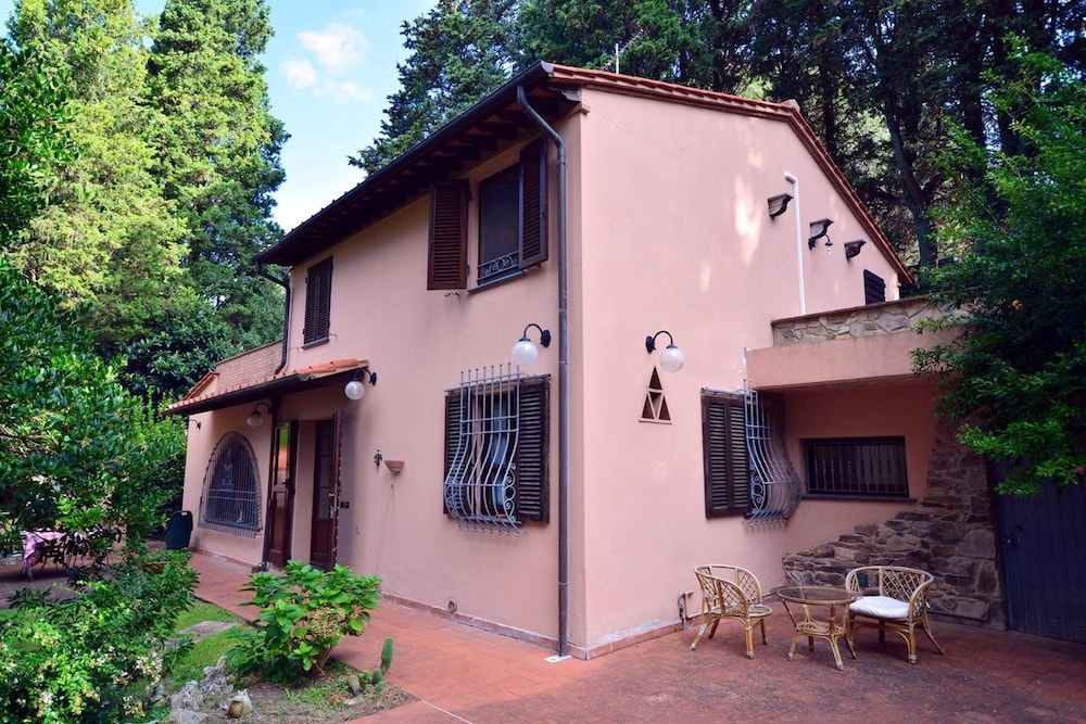 House With 3 Bedrooms in Castell'anselmo, With Furnished Terrace and Wifi Near the Beach