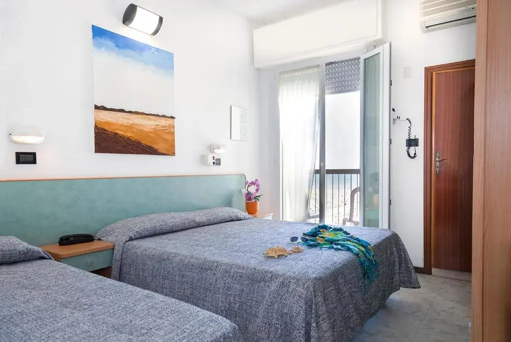 Standard Double room with garden view (full double bed)