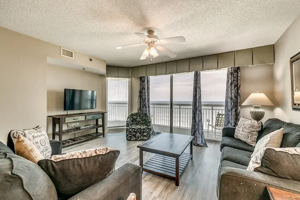 Crescent Shores N - 702