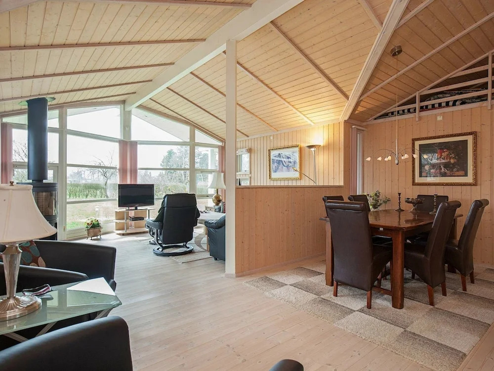 Beautiful Holiday Home in Dannemare Near Sea - фото 17