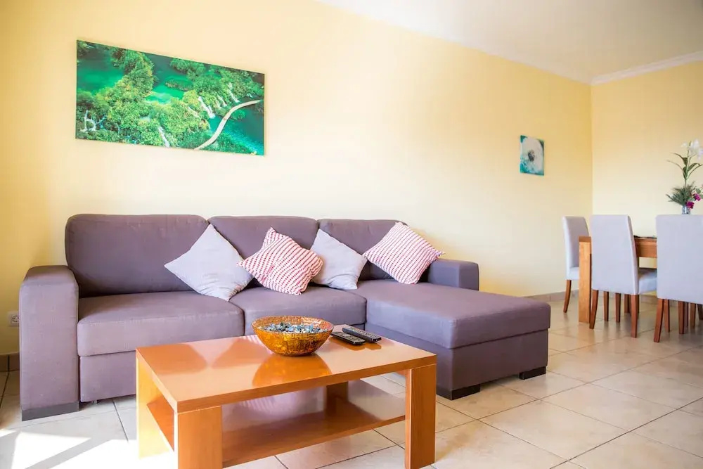 A04 - Large Modern 1 bed Apartment with pool by DreamAlgarve