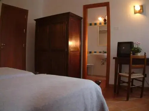 Economy room