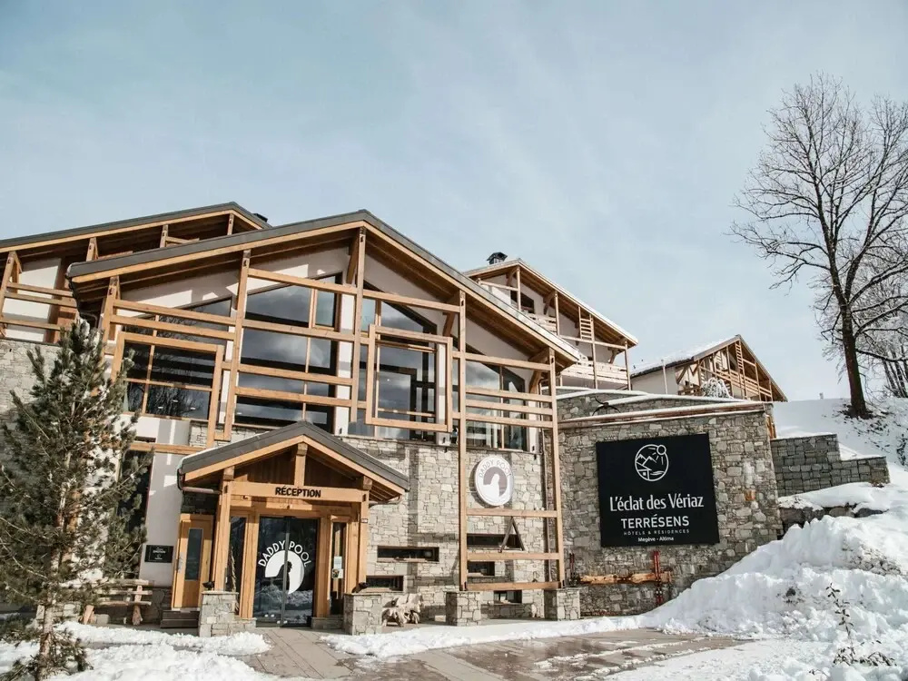 Refined Ski Apartment Facing Mont Blanc