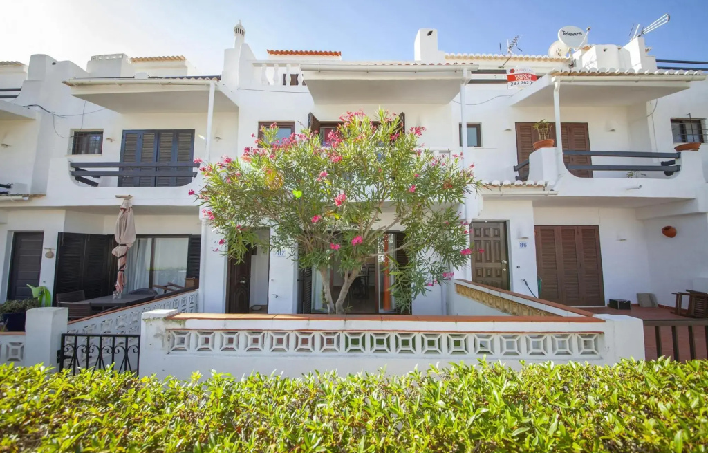 C06 - Porto De Mos 3 Bed Townhouse