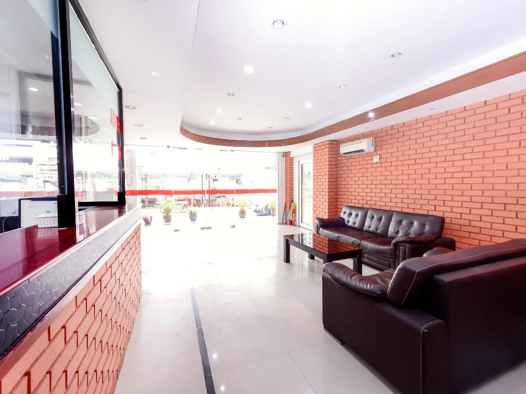 Lobby & Reception