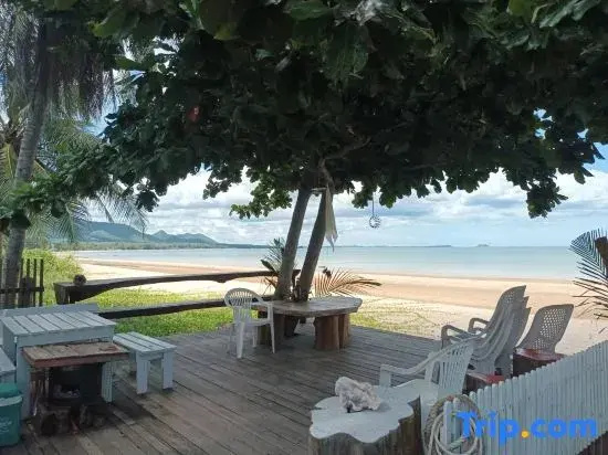 Beach Front Villa, Saphli beach, Chumphon,Thailand