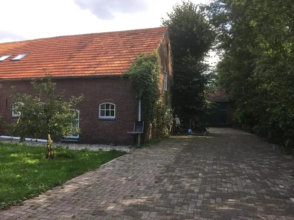 2 Bedrooms Cottage