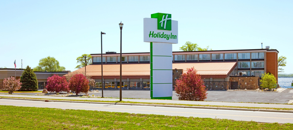 Holiday Inn Detroit Lakes - Lakefront by IHG
