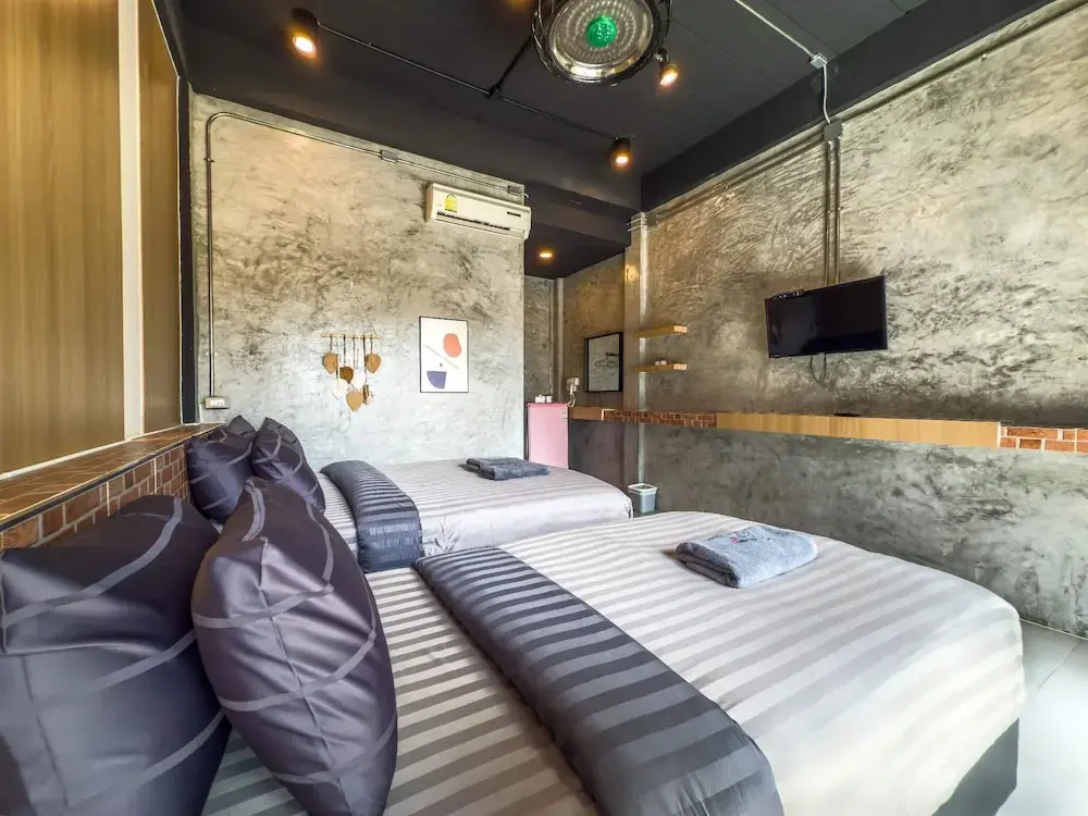 Standard Triple room